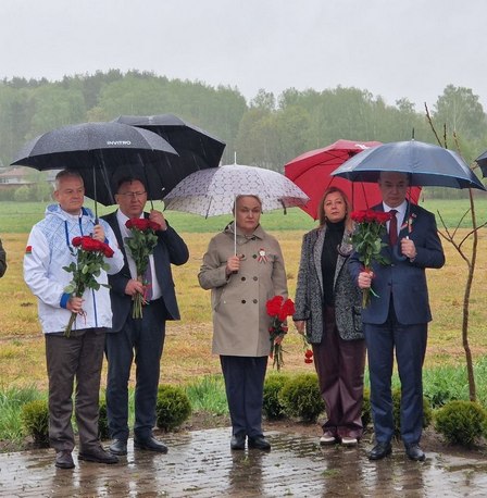 Напярэдадні Дня Перамогі медыкі ўшанавалі памяць загінулых